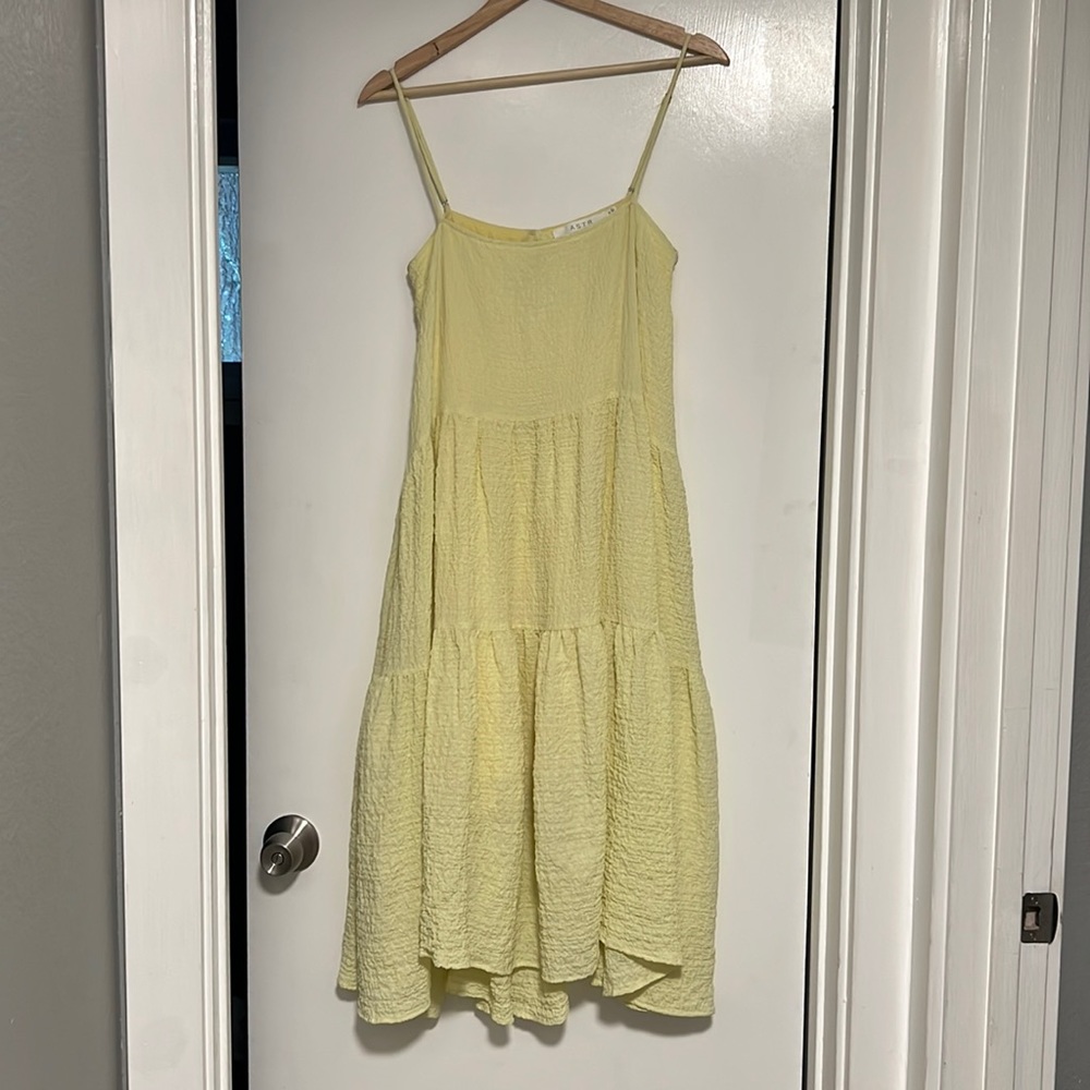 ASTR The Label Tiered Midi Dress